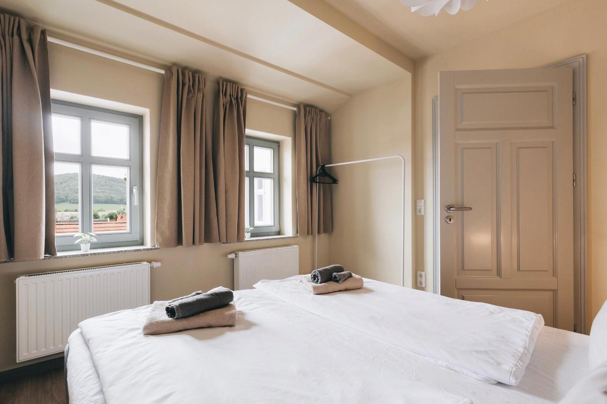 Idyllisch Zentral - Grosses Apartment Mit Historischem Flair Und Bergpanorama Loebau Luaran gambar